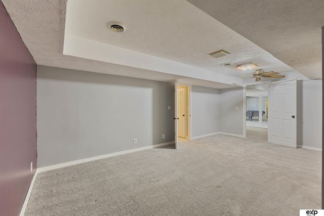 460 Lakehurst Drive, Waterloo, NE 68069