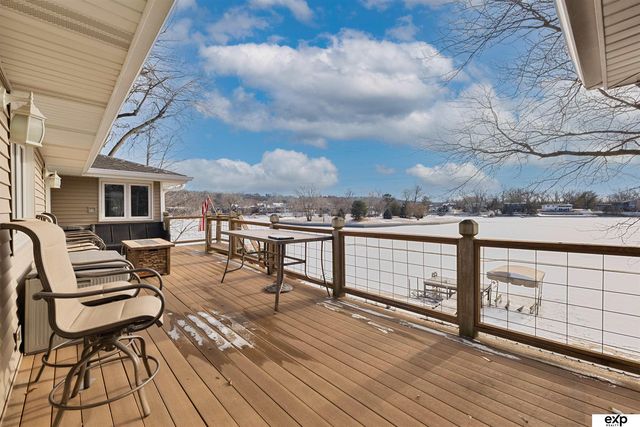 460 Lakehurst Drive, Waterloo, NE 68069