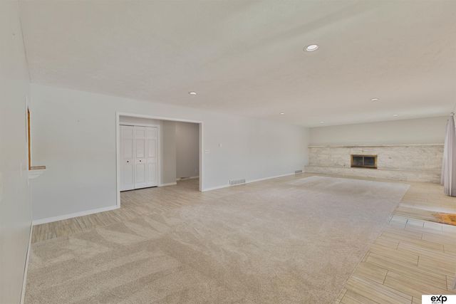 460 Lakehurst Drive, Waterloo, NE 68069