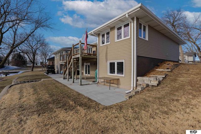 460 Lakehurst Drive, Waterloo, NE 68069