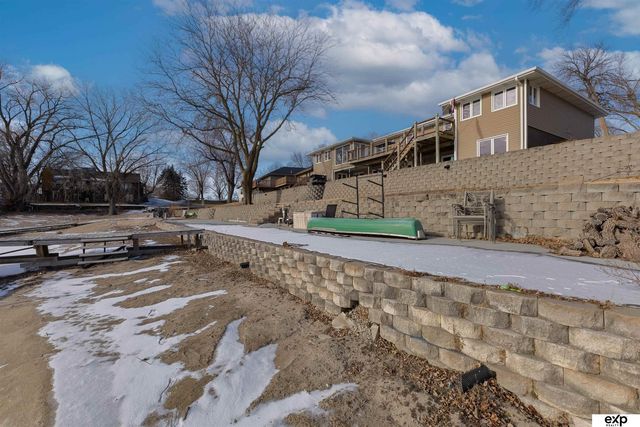 460 Lakehurst Drive, Waterloo, NE 68069