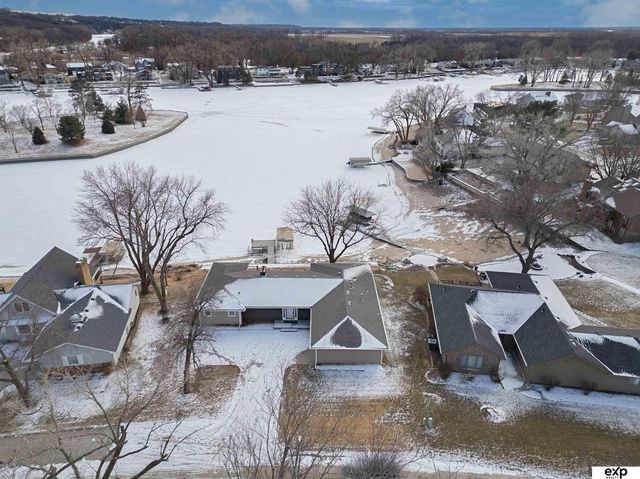 460 Lakehurst Drive, Waterloo, NE 68069