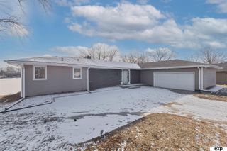 460 Lakehurst Drive, Waterloo, NE 68069