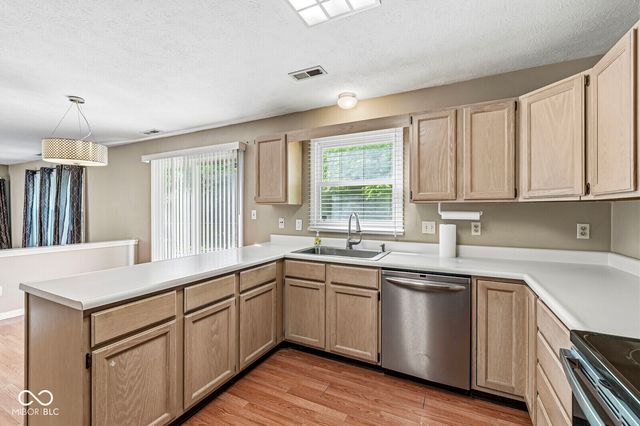 7701 Garrick Street, Fishers, IN 46038