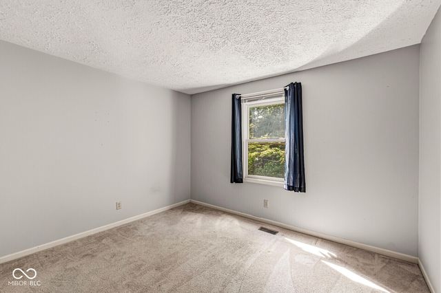 7701 Garrick Street, Fishers, IN 46038