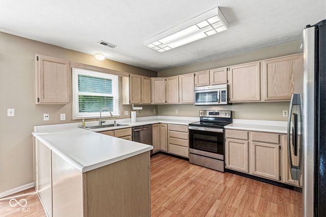 7701 Garrick Street, Fishers, IN 46038