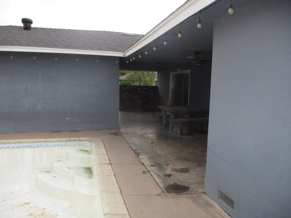 Image 13 of property listing at 1568 E Calimyrna Avenue, Fresno, CA 93710