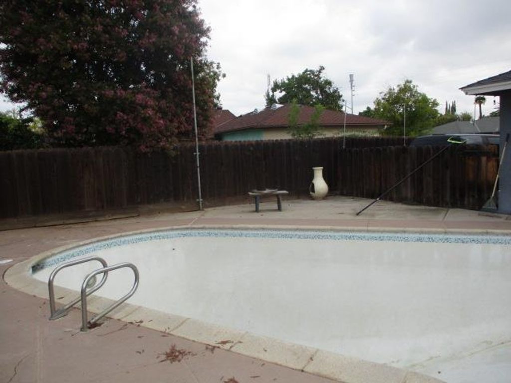 Image 14 of property listing at 1568 E Calimyrna Avenue, Fresno, CA 93710