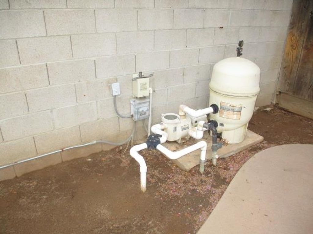 Image 16 of property listing at 1568 E Calimyrna Avenue, Fresno, CA 93710