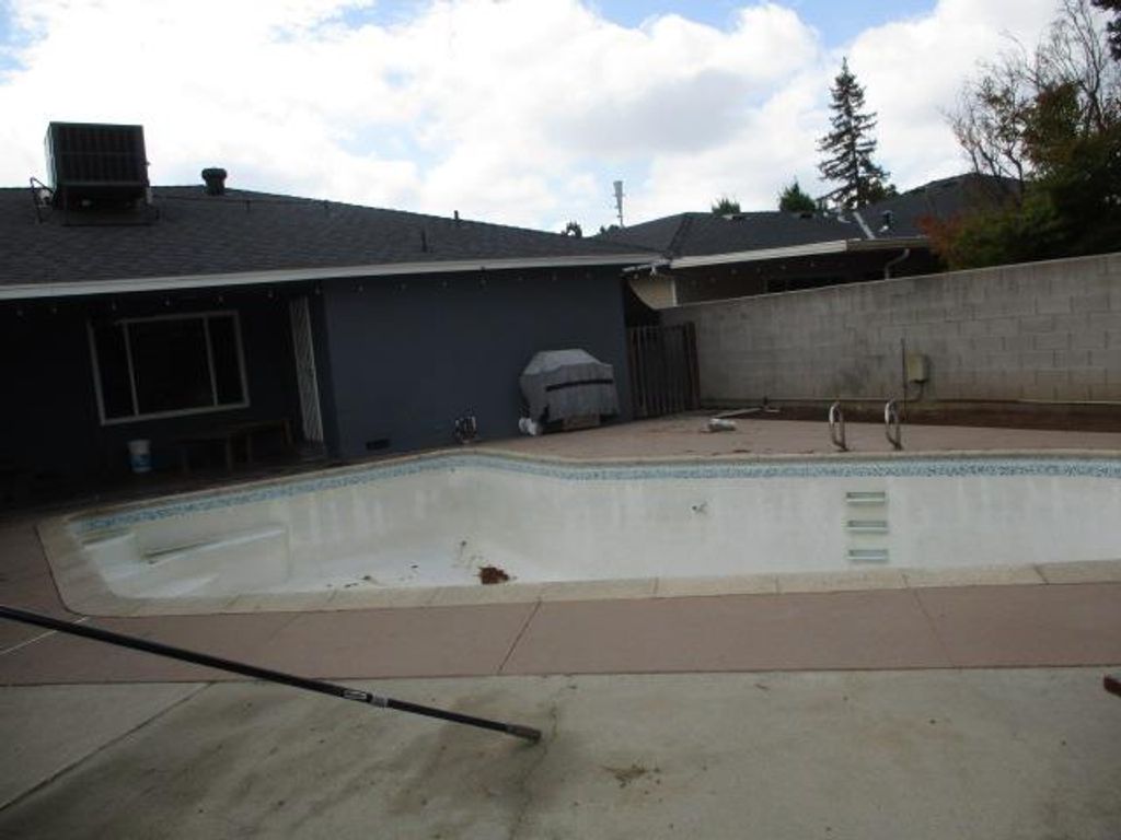 Image 18 of property listing at 1568 E Calimyrna Avenue, Fresno, CA 93710