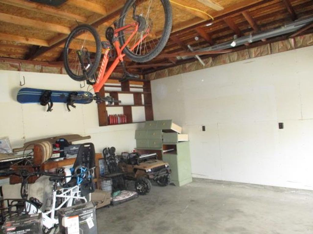 Image 20 of property listing at 1568 E Calimyrna Avenue, Fresno, CA 93710