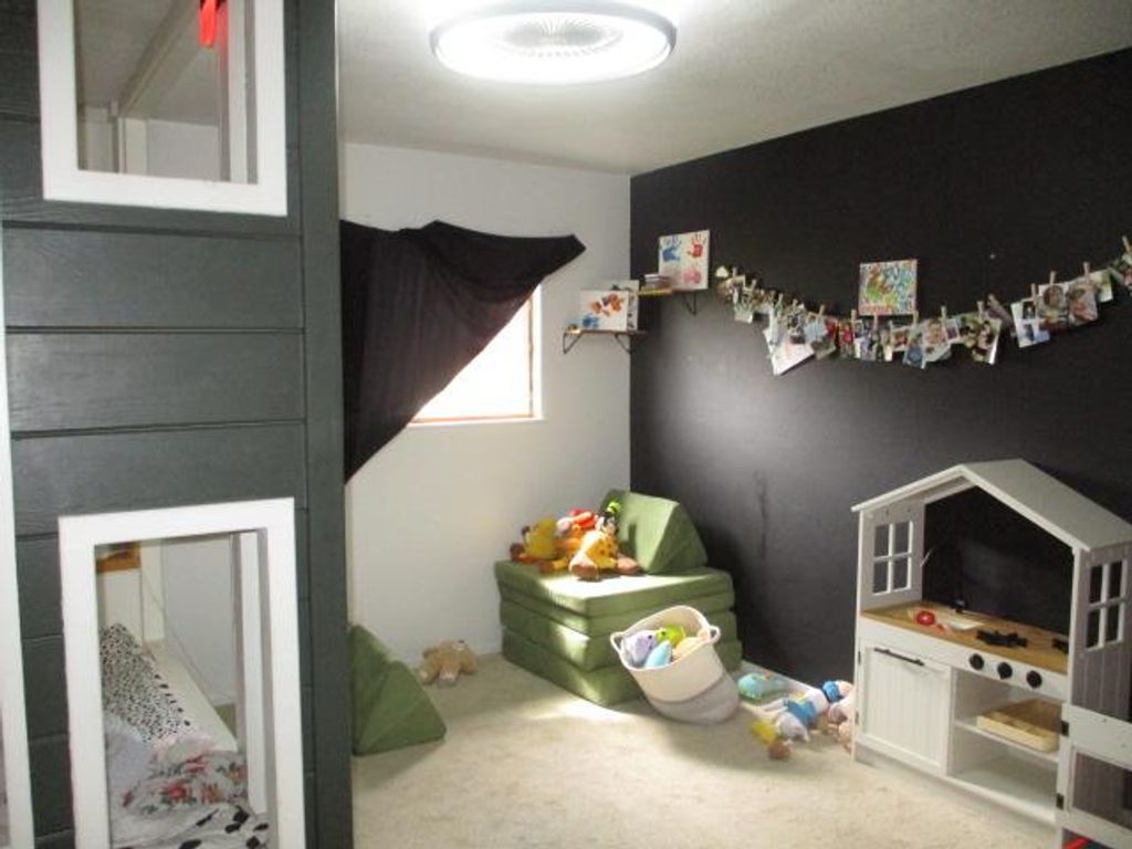 Image 36 of property listing at 1568 E Calimyrna Avenue, Fresno, CA 93710