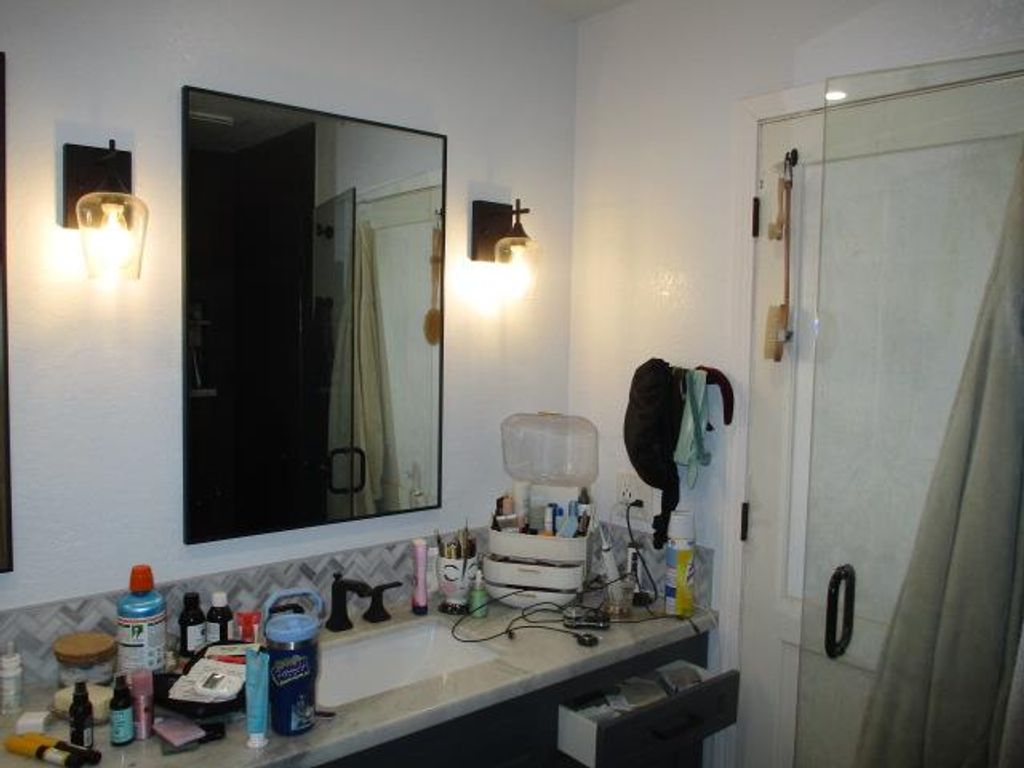 Image 42 of property listing at 1568 E Calimyrna Avenue, Fresno, CA 93710