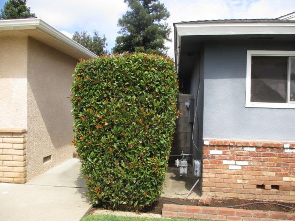 Image 7 of property listing at 1568 E Calimyrna Avenue, Fresno, CA 93710