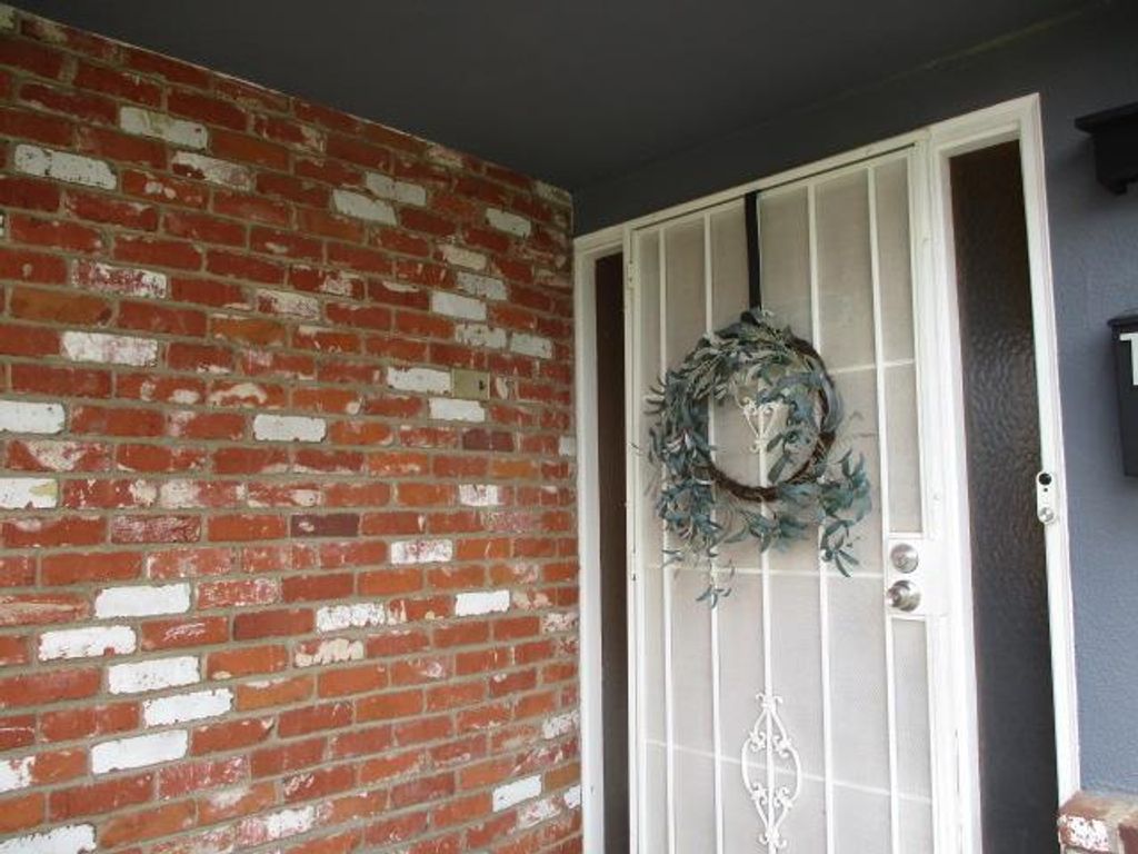 Image 9 of property listing at 1568 E Calimyrna Avenue, Fresno, CA 93710