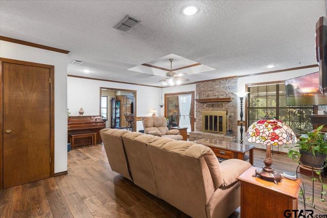 13804 Birchwood Cir, Lindale, TX 75771