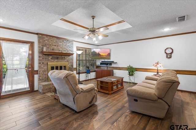 13804 Birchwood Cir, Lindale, TX 75771