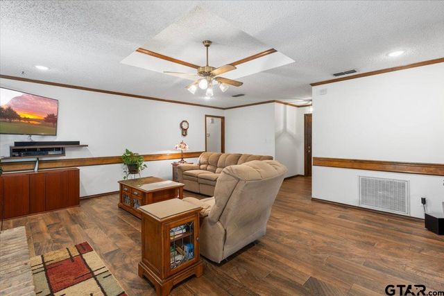 13804 Birchwood Cir, Lindale, TX 75771