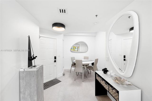 3255 NE 184th St 12101, Aventura, FL 33160