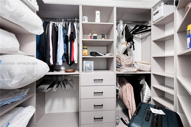 3255 NE 184th St 12101, Aventura, FL 33160