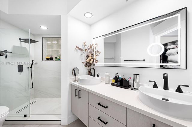 3255 NE 184th St 12101, Aventura, FL 33160