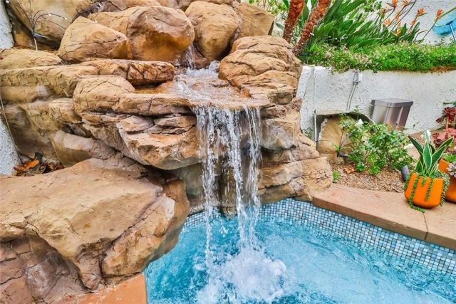 4658 Tam Oshanter Drive, Westlake Village, CA 91362
