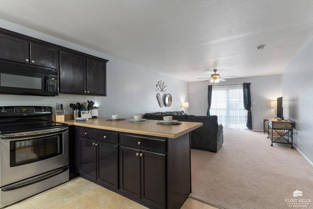 1305 Sundance Drive, Manhattan, KS 66503