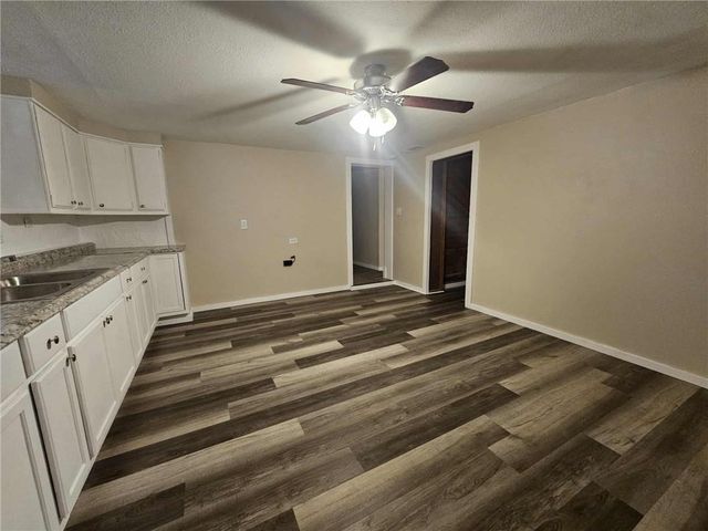 1205 6TH Avenue, St Joseph, MO 64505