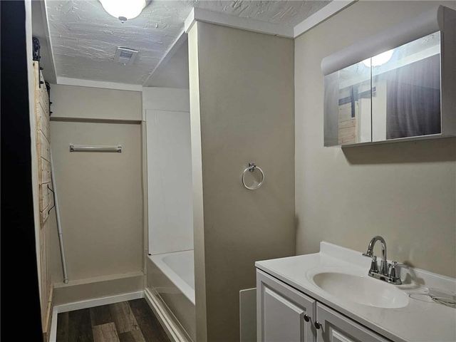 1205 6TH Avenue, St Joseph, MO 64505