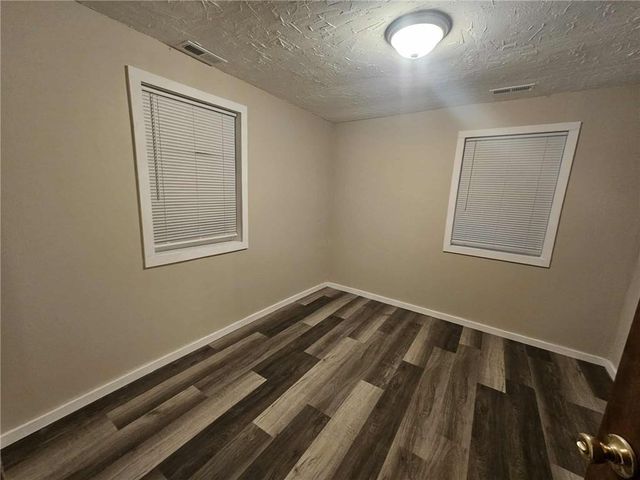 1205 6TH Avenue, St Joseph, MO 64505