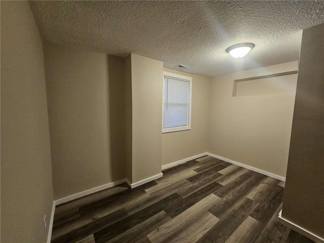 1205 6TH Avenue, St Joseph, MO 64505