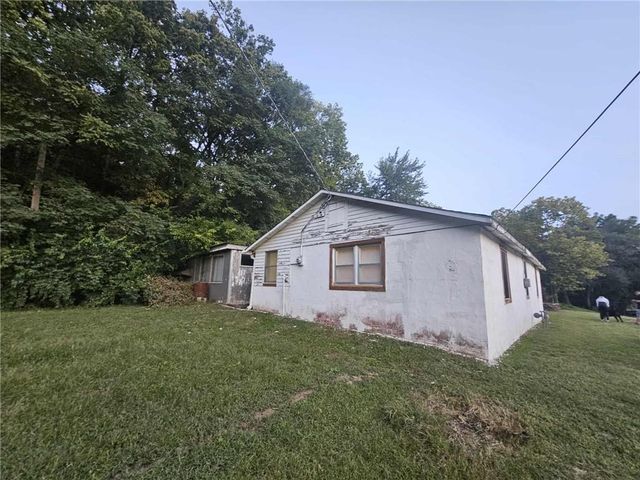 1205 6TH Avenue, St Joseph, MO 64505