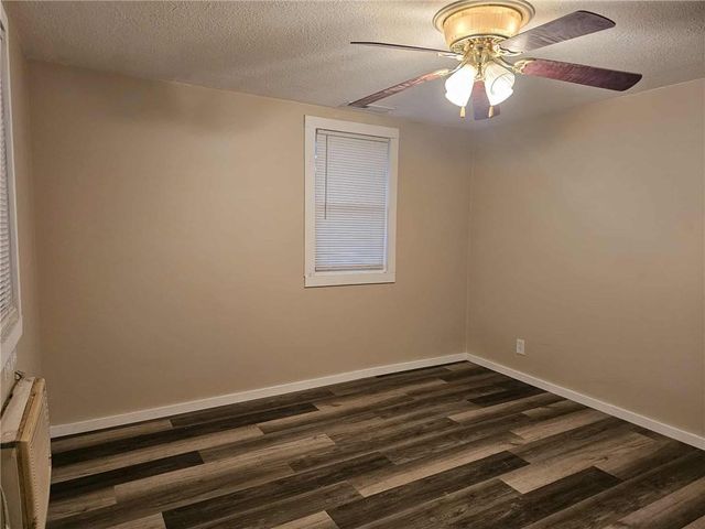 1205 6TH Avenue, St Joseph, MO 64505