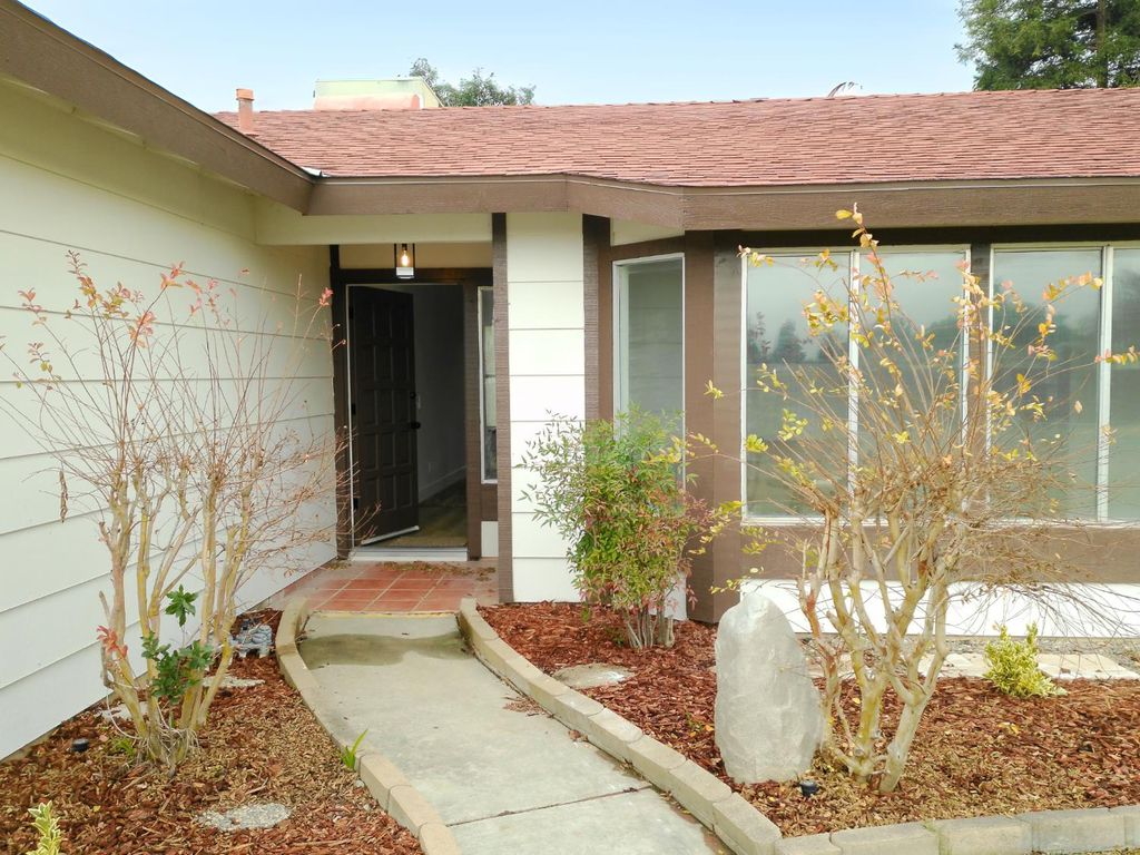 Image 1 of property listing at 3922 N Dante Avenue, Fresno, CA 93722