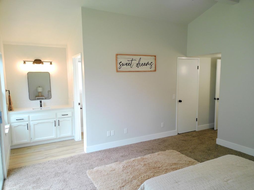 Image 19 of property listing at 3922 N Dante Avenue, Fresno, CA 93722