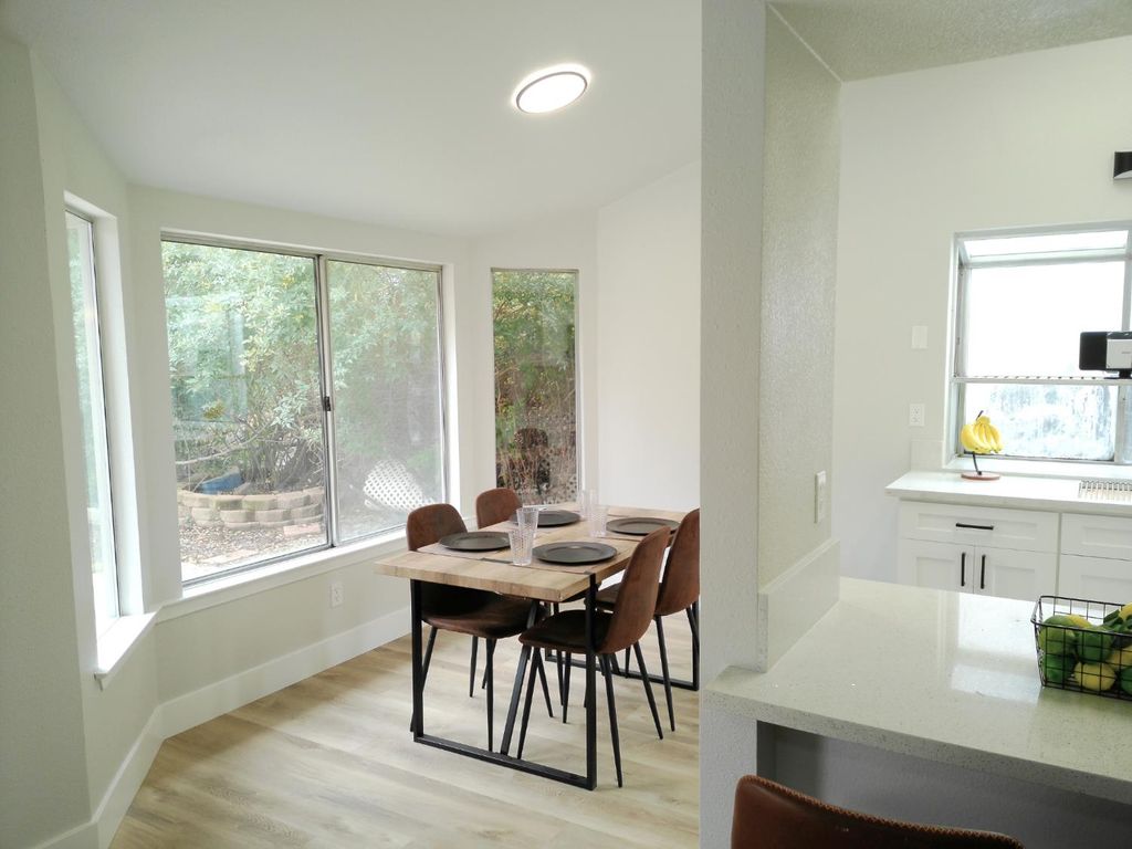 Image 9 of property listing at 3922 N Dante Avenue, Fresno, CA 93722