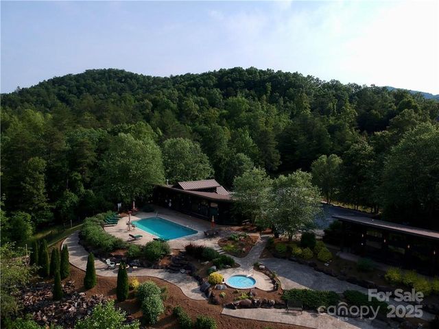 512 Wild River Run 65, Marshall, NC 28753