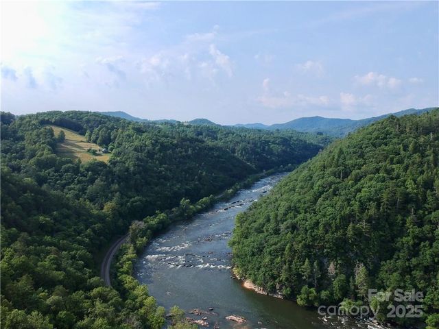512 Wild River Run 65, Marshall, NC 28753