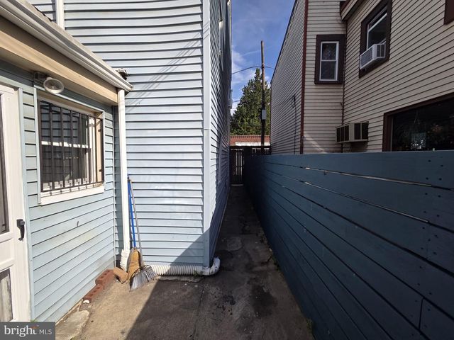 2809 TILTON ST, Philadelphia, PA 19134