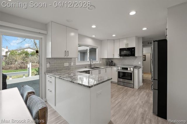 6540 Alderley Way, West Bloomfield, MI 48322