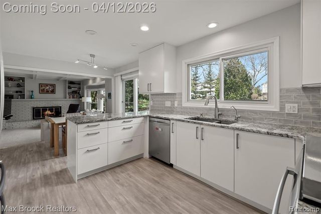 6540 Alderley Way, West Bloomfield, MI 48322