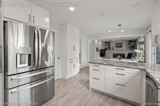 6540 Alderley Way, West Bloomfield, MI 48322