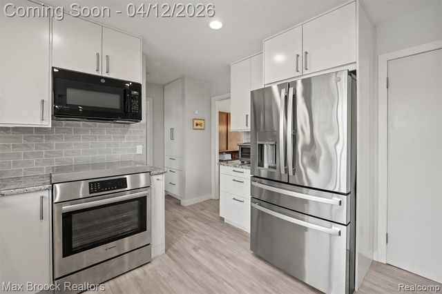 6540 Alderley Way, West Bloomfield, MI 48322