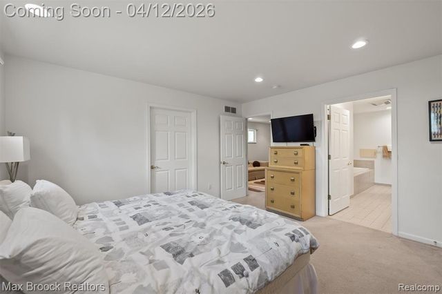 6540 Alderley Way, West Bloomfield, MI 48322