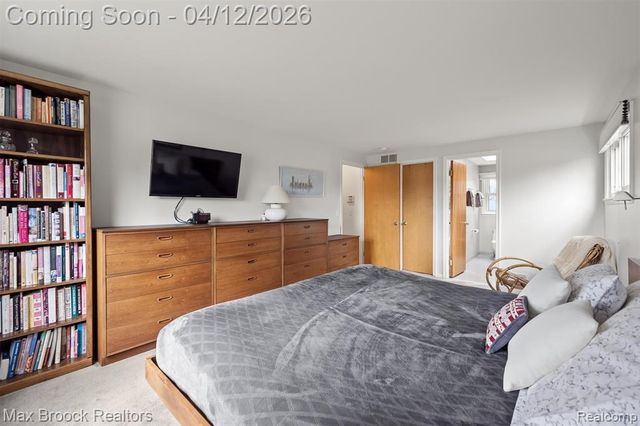 6540 Alderley Way, West Bloomfield, MI 48322