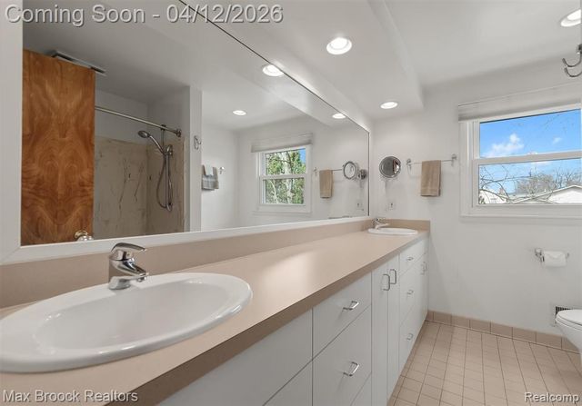 6540 Alderley Way, West Bloomfield, MI 48322