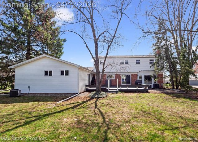 6540 Alderley Way, West Bloomfield, MI 48322