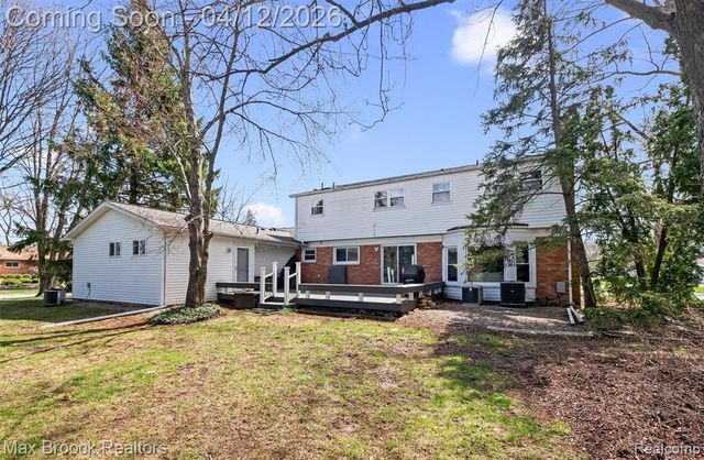 6540 Alderley Way, West Bloomfield, MI 48322