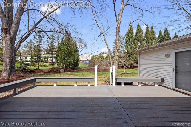 6540 Alderley Way, West Bloomfield, MI 48322