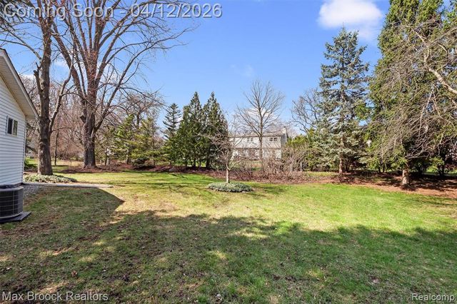 6540 Alderley Way, West Bloomfield, MI 48322